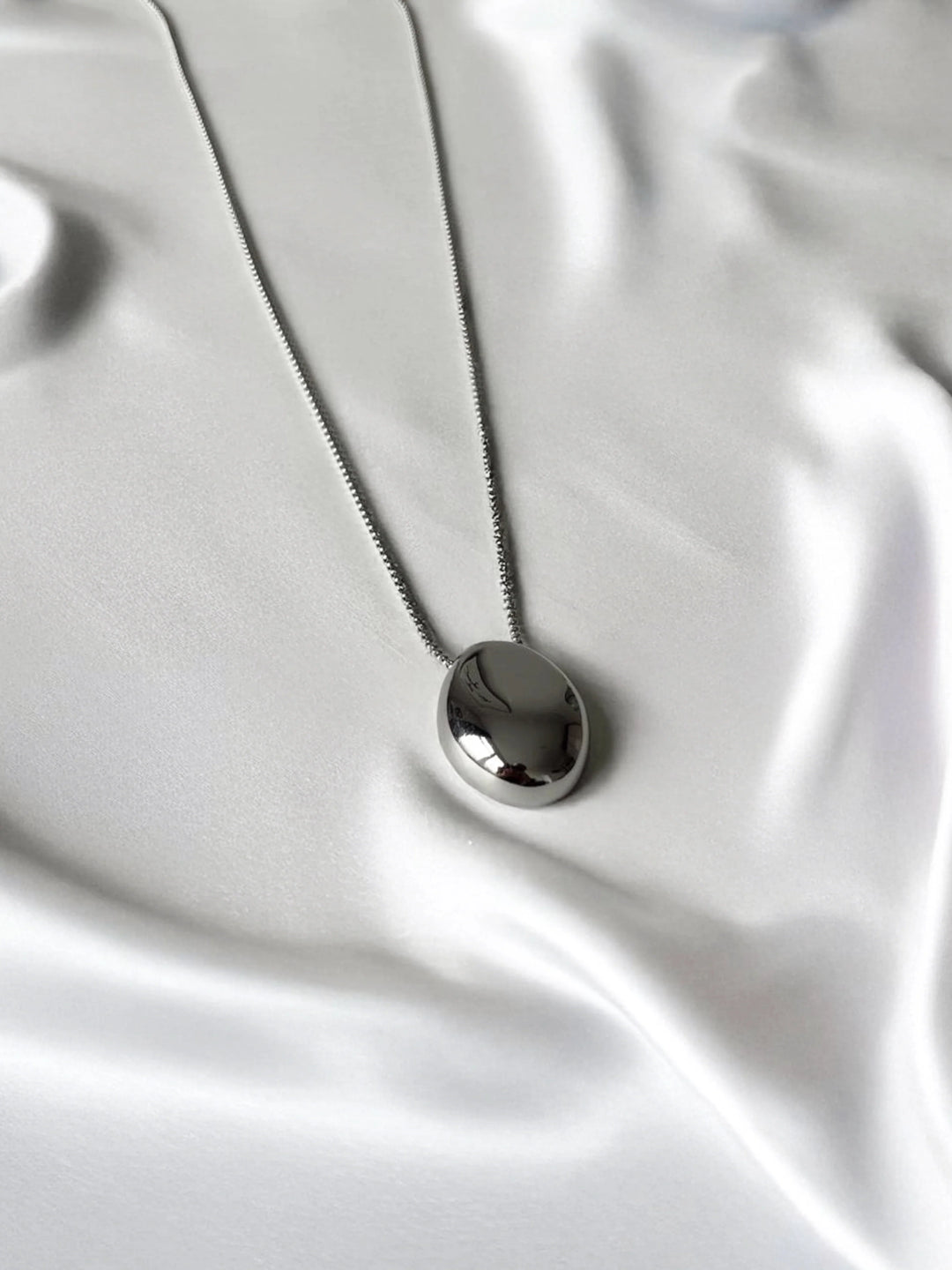 Oval Glow Pendant Necklace