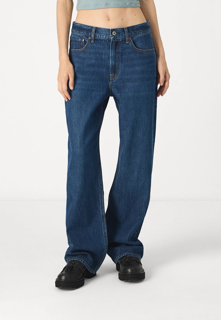 LOOSE JEANS
