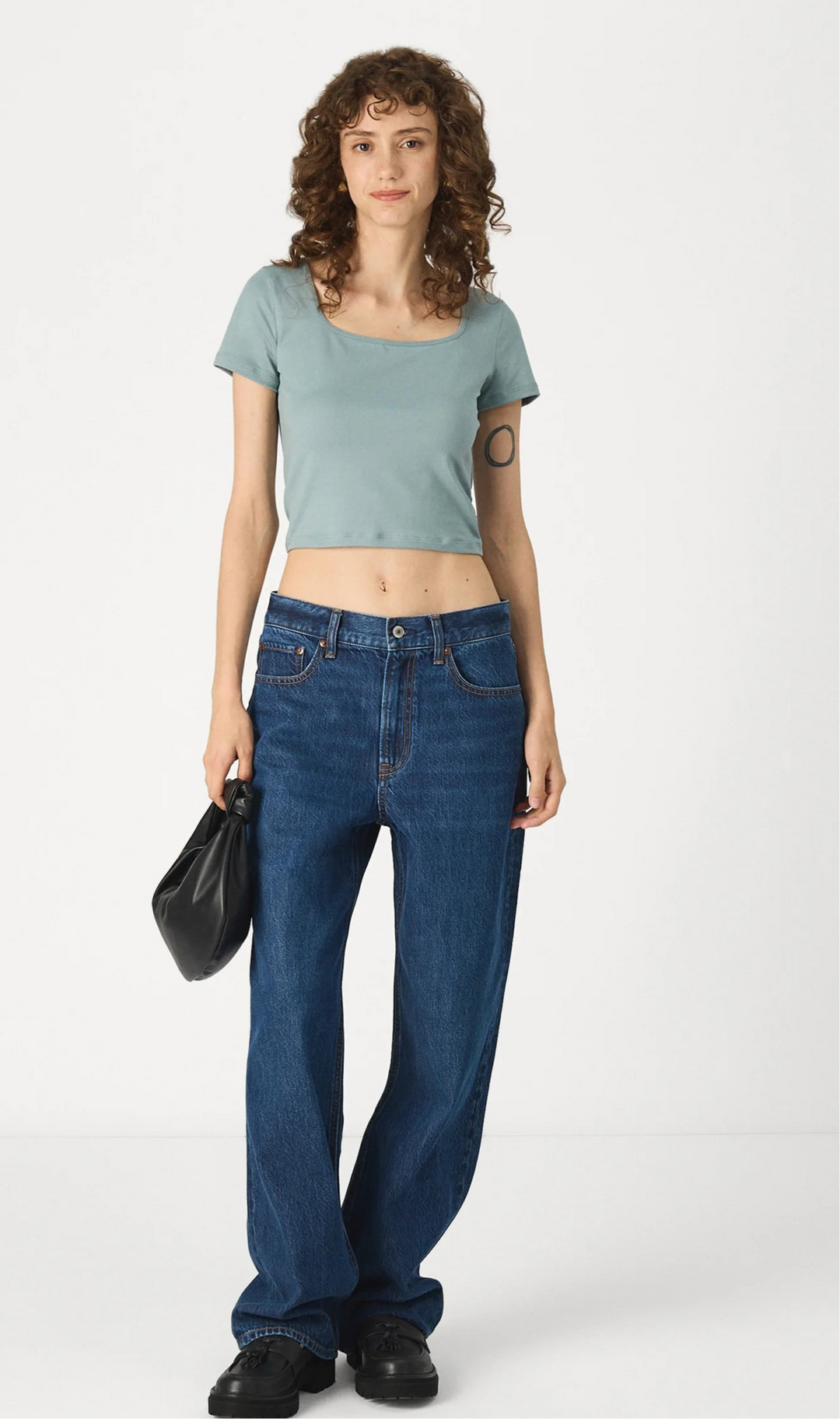 LOOSE JEANS