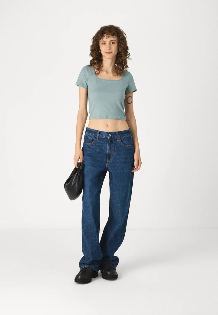 LOOSE JEANS