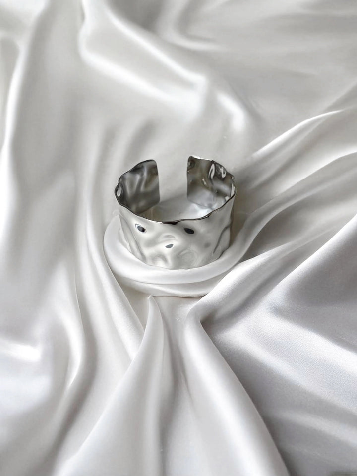 Waveform Bold Cuff