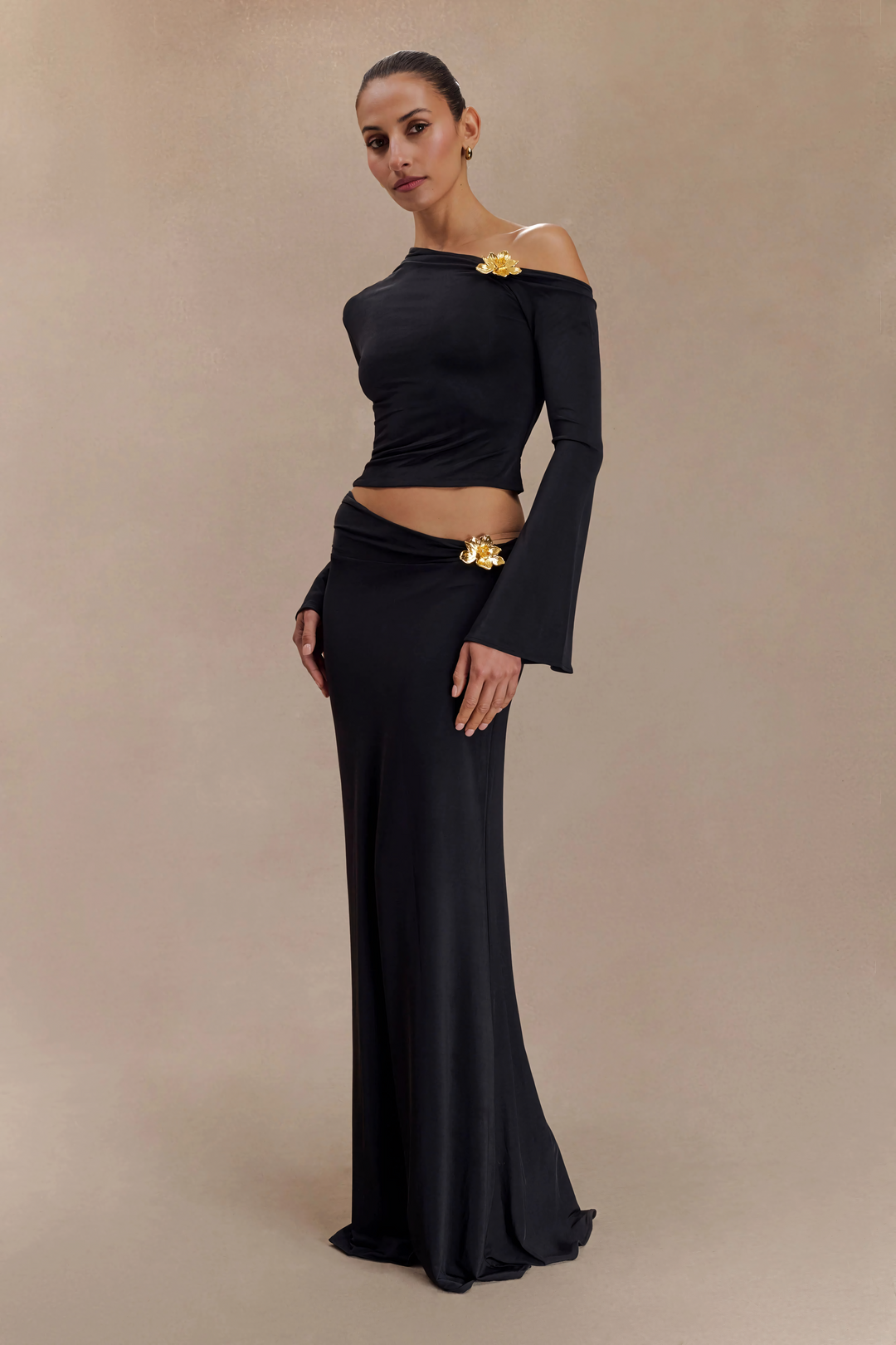 Ainsley Noir Bloom Set